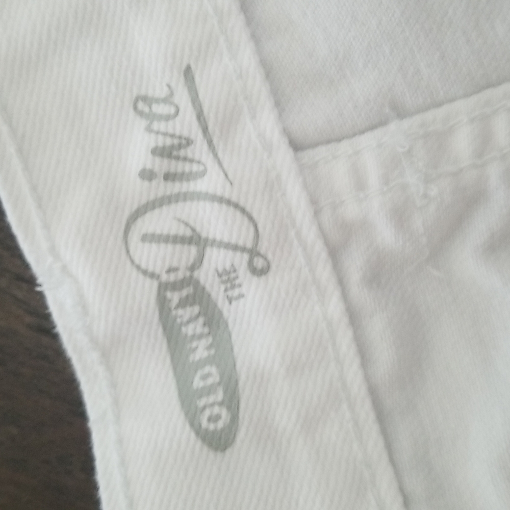 Old navy white denim shorts - Picture 2 of 4